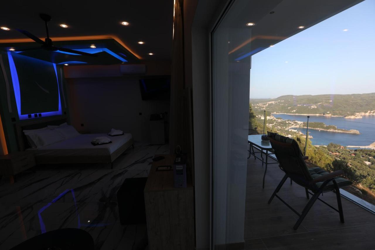 Golden Fox Studios And Suites Lakones ภายนอก รูปภาพ