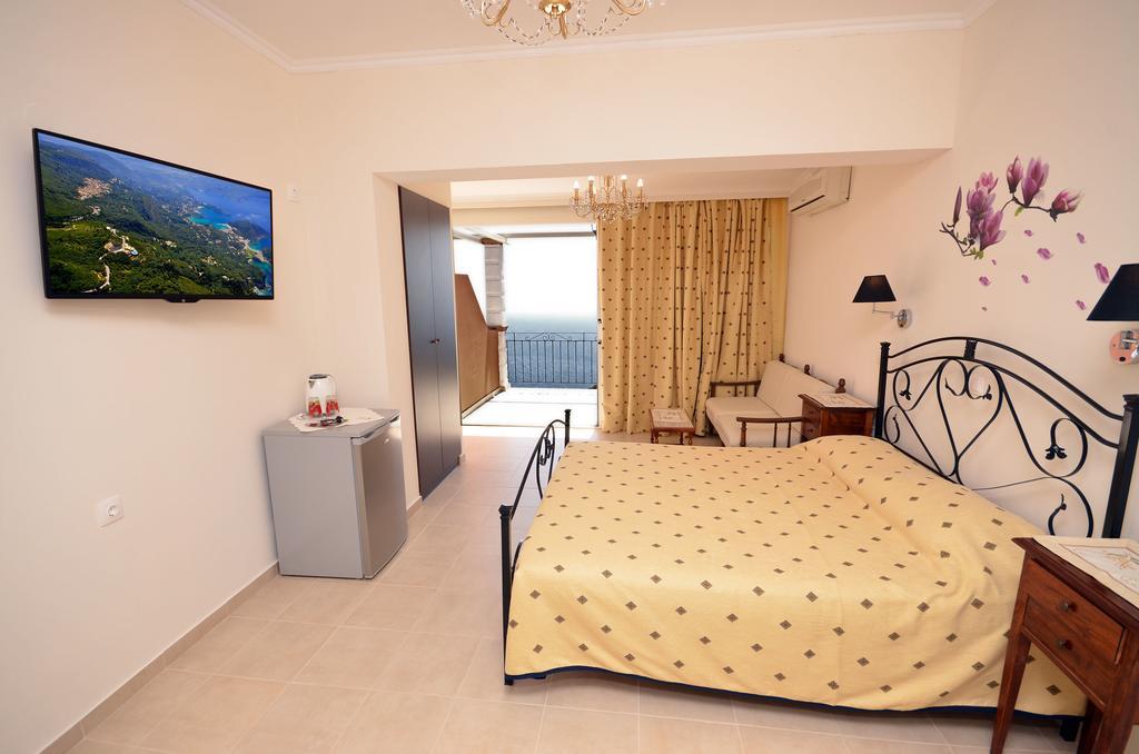 Golden Fox Studios And Suites Lakones ภายนอก รูปภาพ