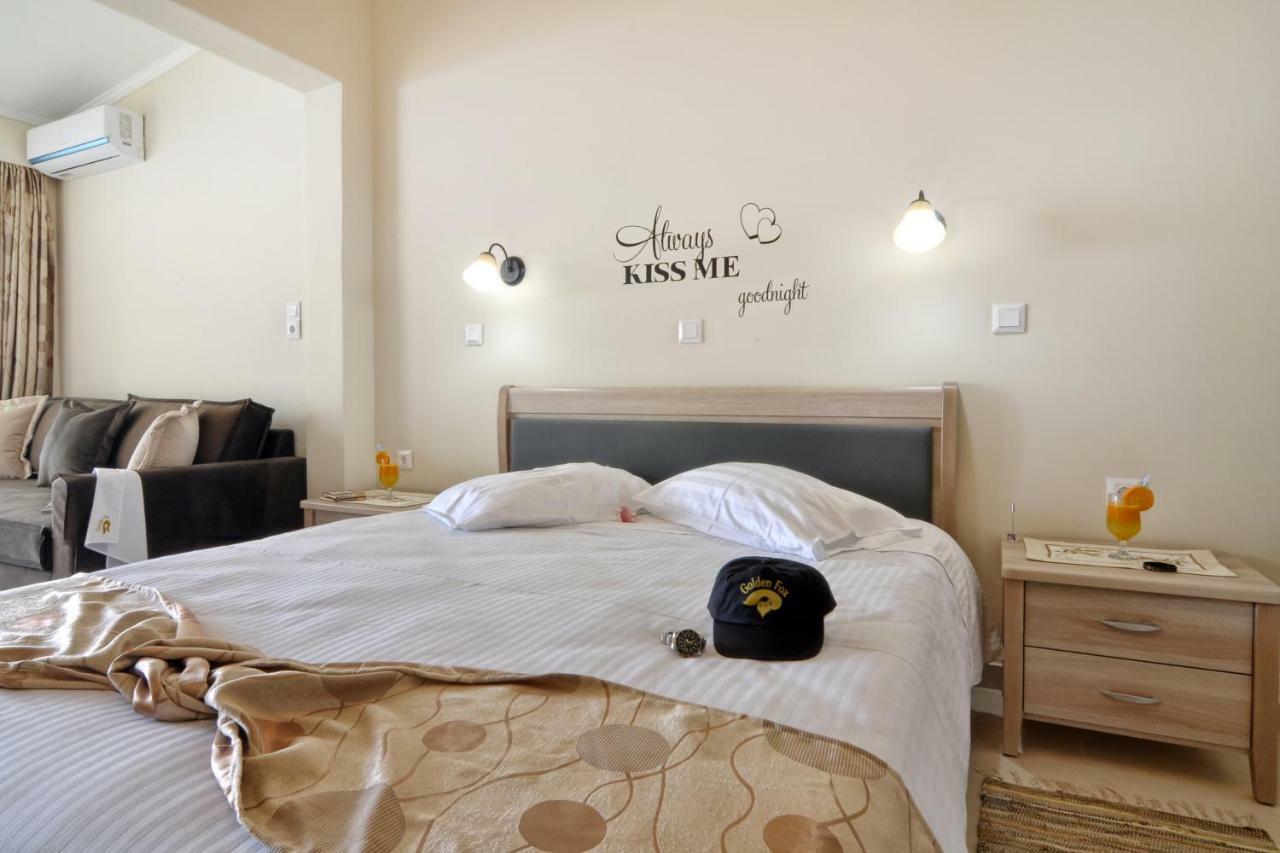 Golden Fox Studios And Suites Lakones ภายนอก รูปภาพ