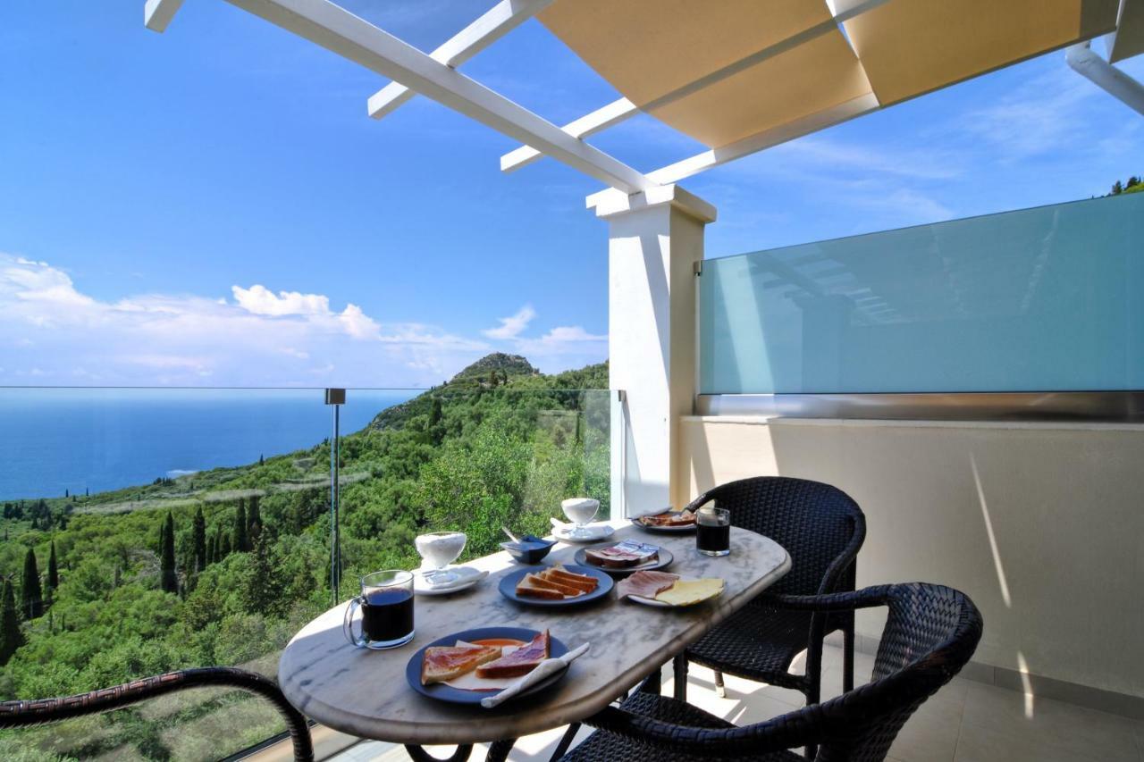Golden Fox Studios And Suites Lakones ภายนอก รูปภาพ